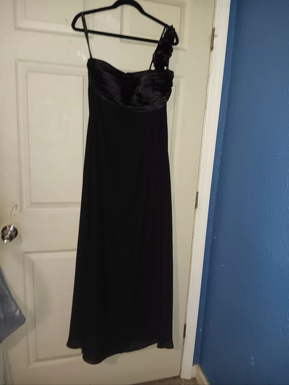 Bill Levkoff Black One Shoulder Evening Gown Delicate Roses On Shoulder Sz 12